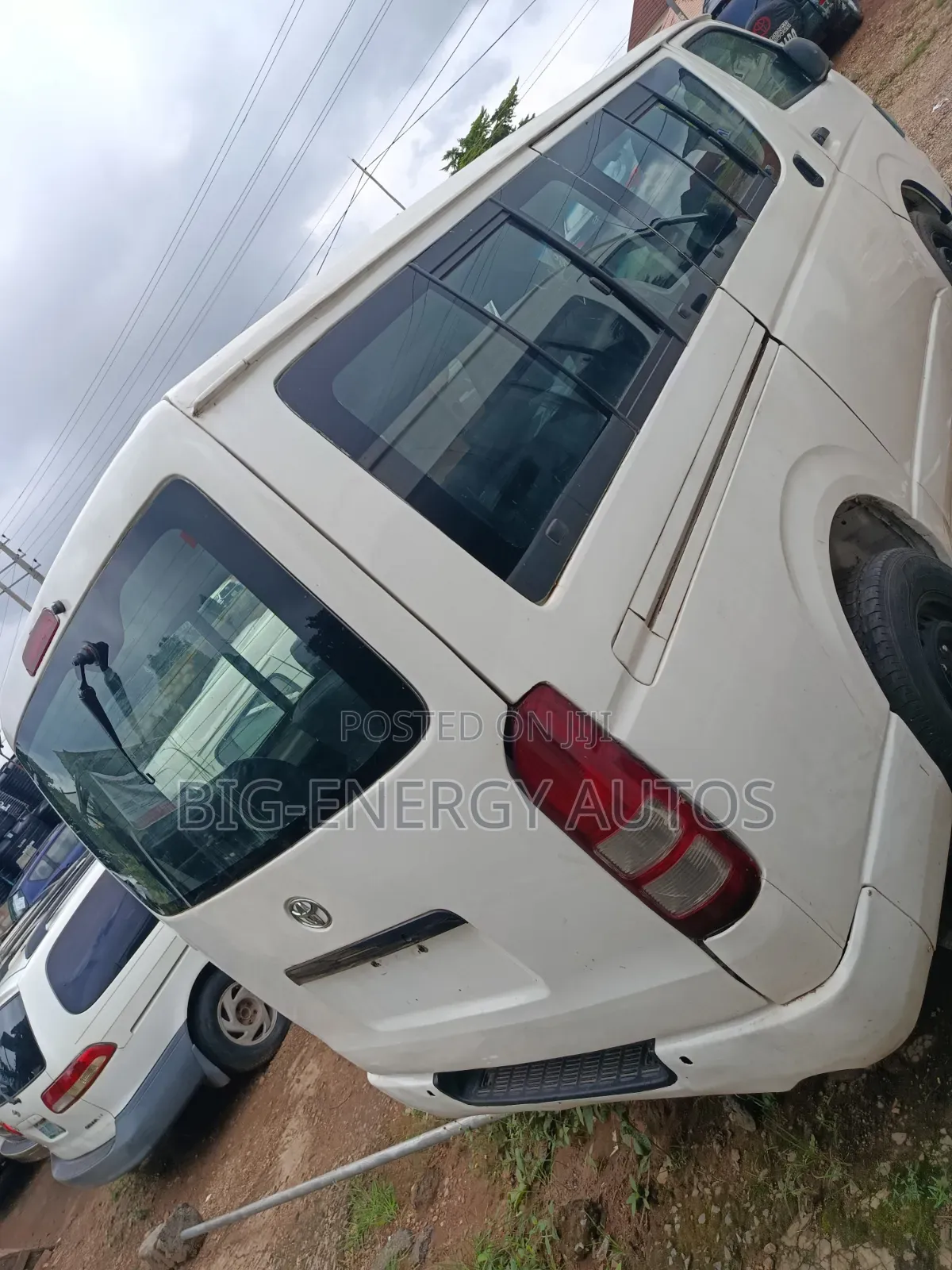 Toyota HiAce 2015 White