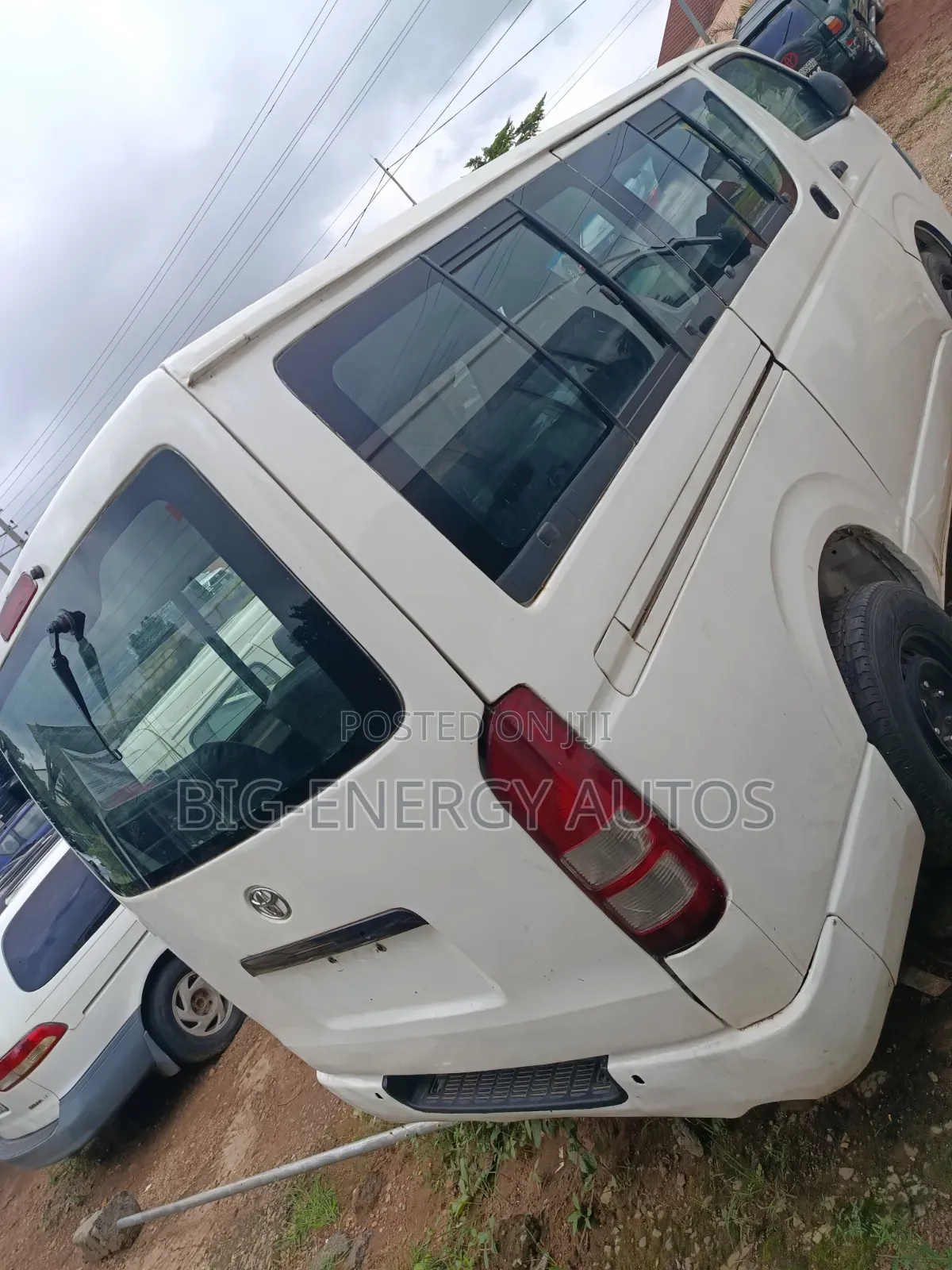Toyota HiAce 2015 White