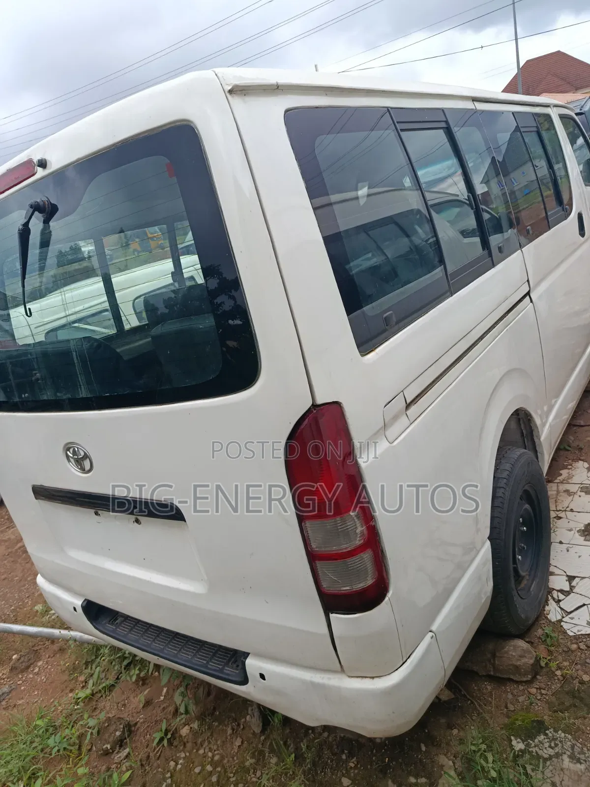 Toyota HiAce 2015 White