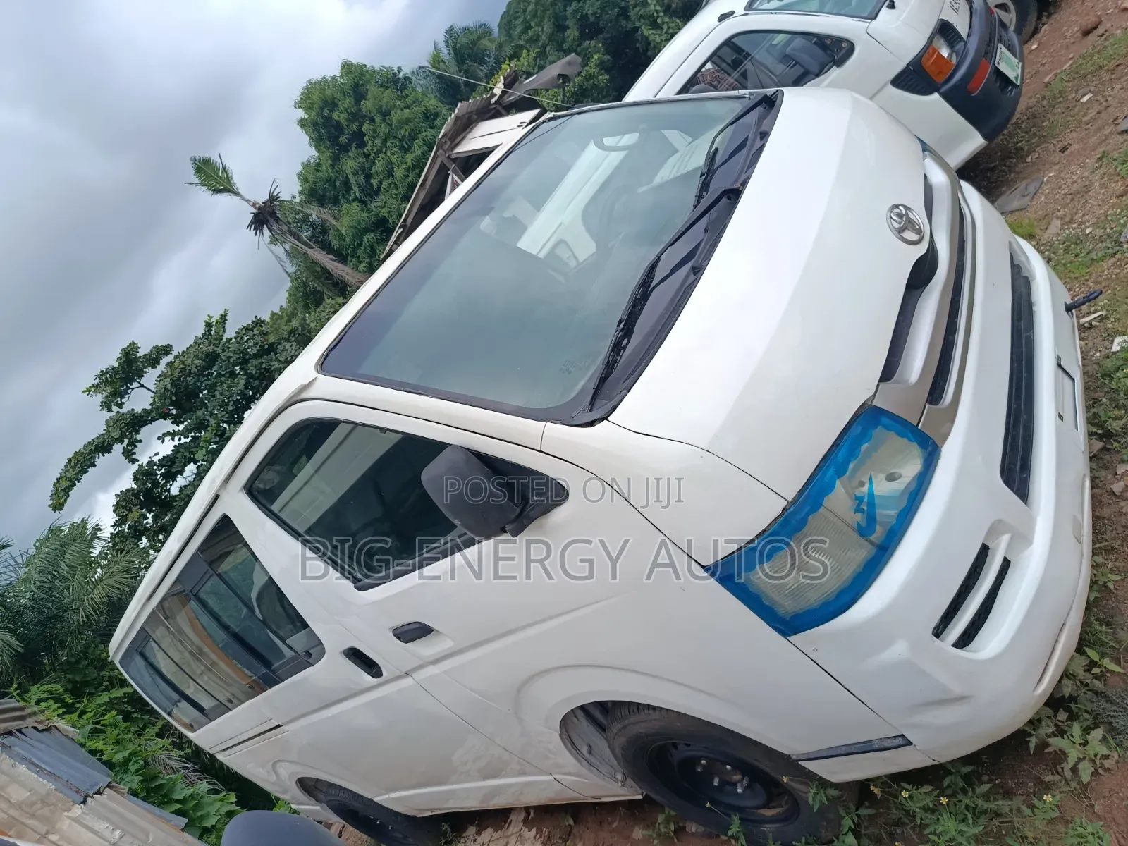 Toyota HiAce 2015 White