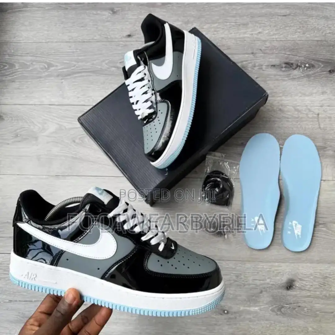 Nike Sneakers