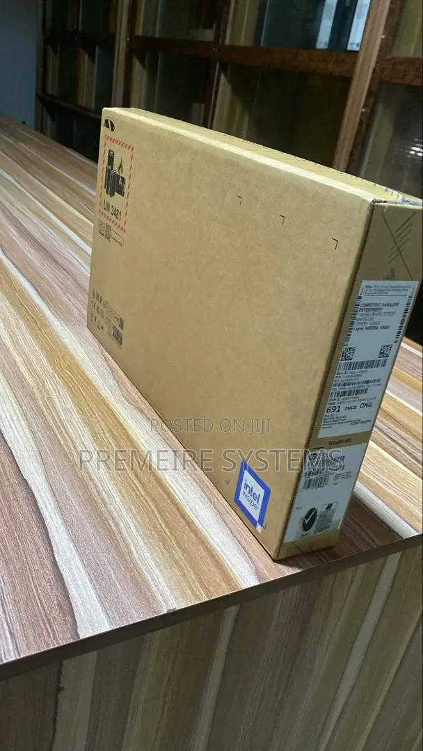 New Laptop HP 14S 8GB Intel Core i5 SSD 512GB