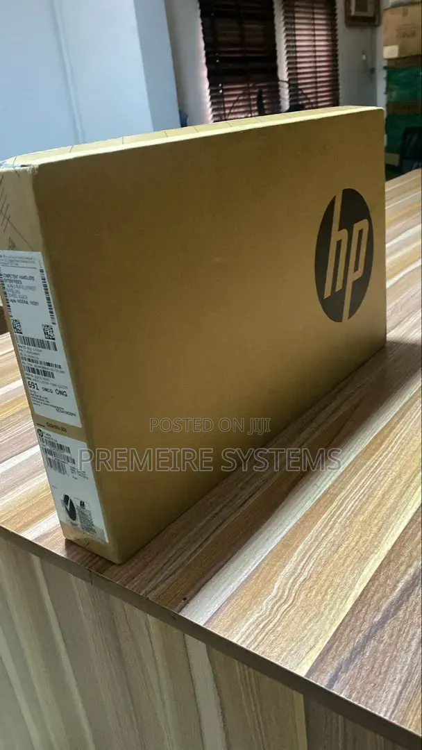 New Laptop HP 14S 8GB Intel Core i5 SSD 512GB