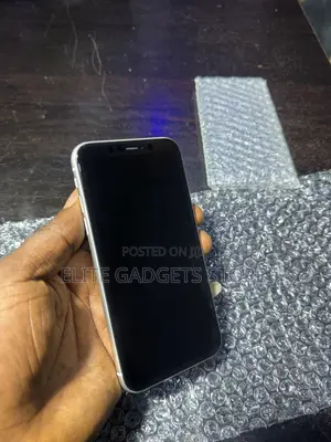 Apple iPhone 11 64 GB White