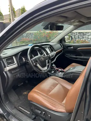 Toyota Highlander Limited Platinum 4x4 V6 (3.5L 6cyl 8A) 2018 Black