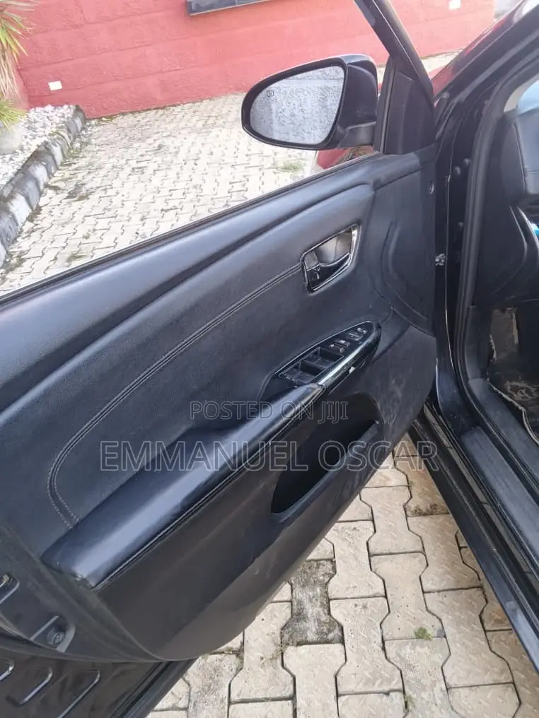 Toyota Avalon 2016 Black