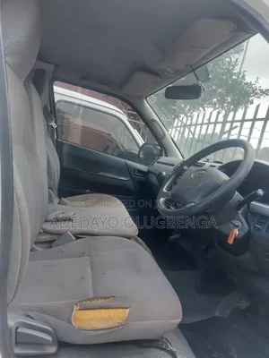 Toyota HiAce 2006 White
