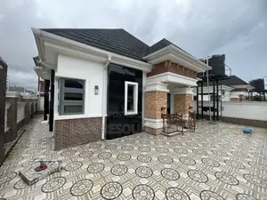 3bdrm Bungalow in Prime Estate New for sale