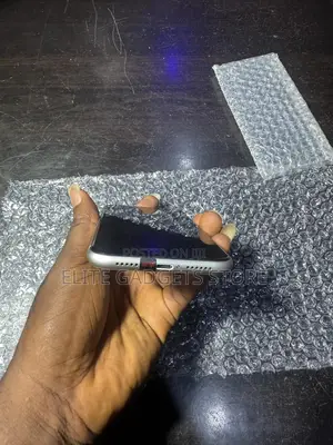 Apple iPhone 11 64 GB White