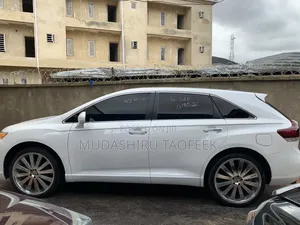 Toyota Venza Limited 2010 White