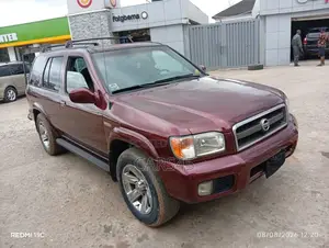 Nissan Pathfinder 2004 Red