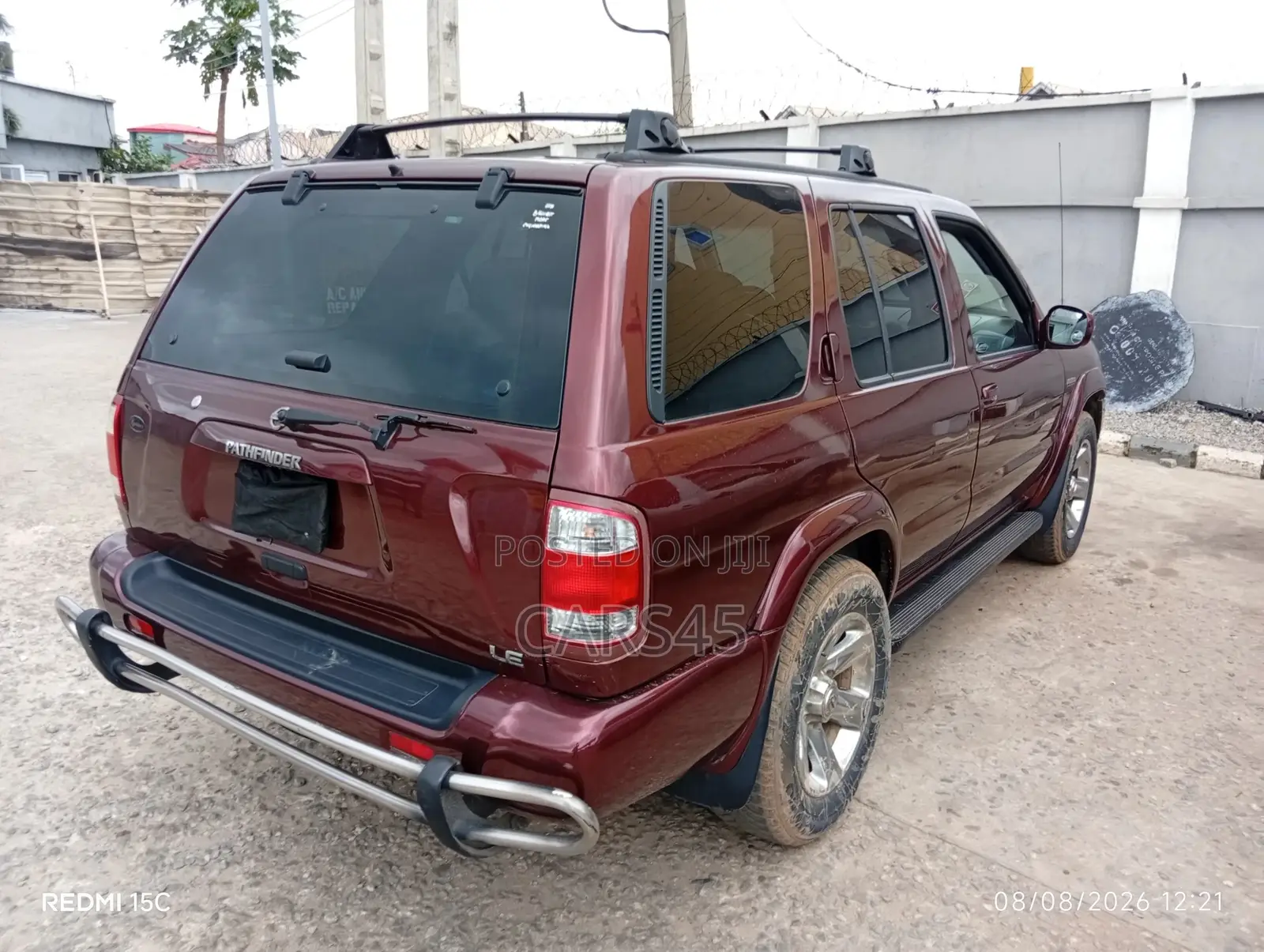 Nissan Pathfinder 2004 Red