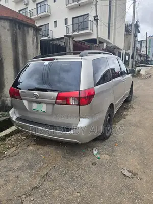 Toyota Sienna 2005 Gray