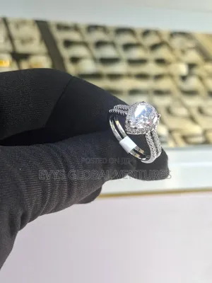 Single but Classy Engagement Ring