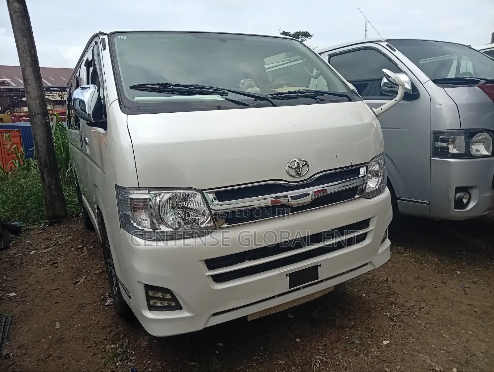 Toyota HiAce 2013 Black