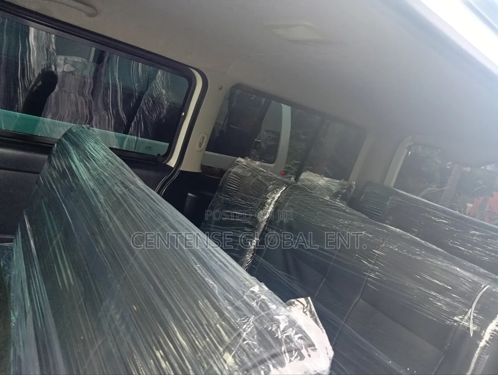 Toyota HiAce 2013 Black