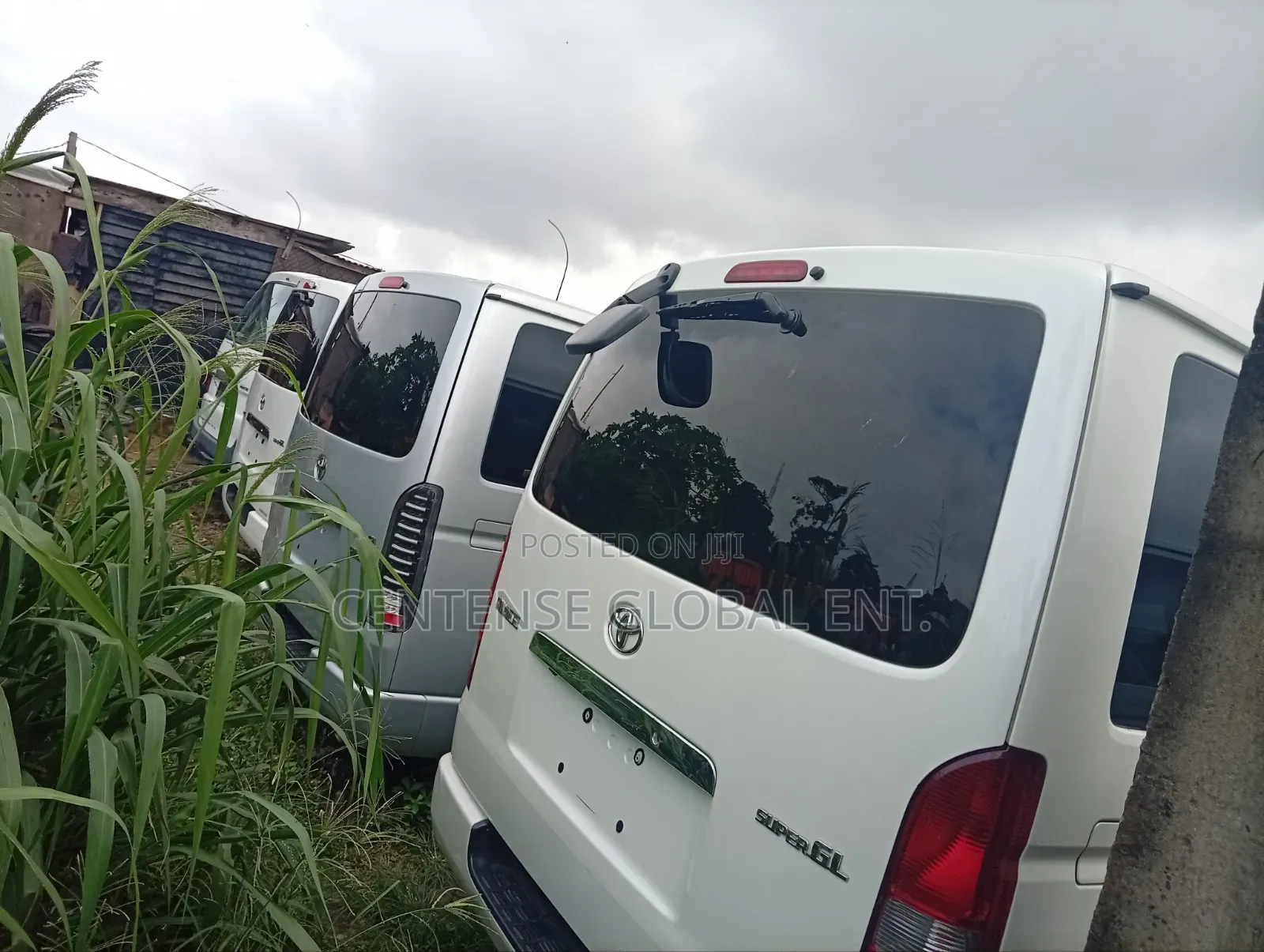 Toyota HiAce 2013 Black