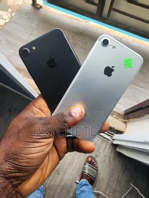 New Apple iPhone 7 32 GB Black