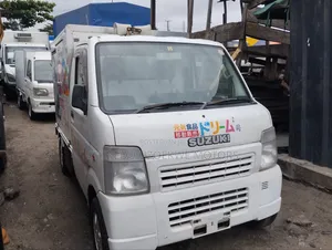 Suzuki APV Minibus 2001 White