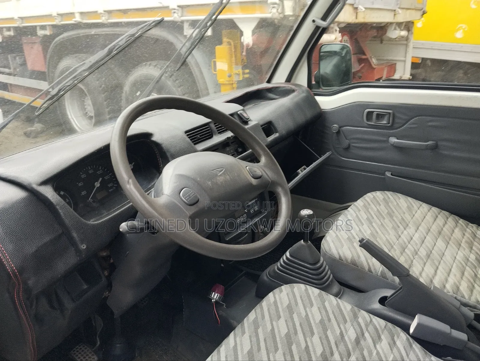 Suzuki APV Minibus 2001 White