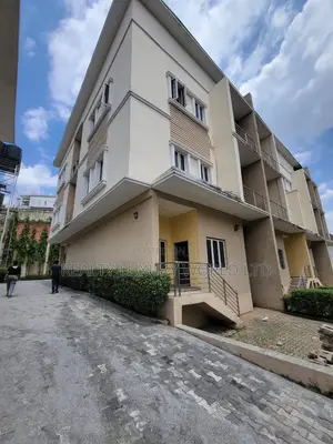 5bdrm Townhouse / Terrace in Maitama for rent