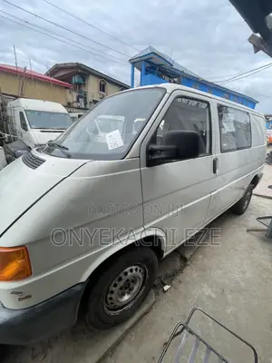 Volkswagen Transporter 2004 White
