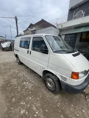 Volkswagen Transporter 2004 White