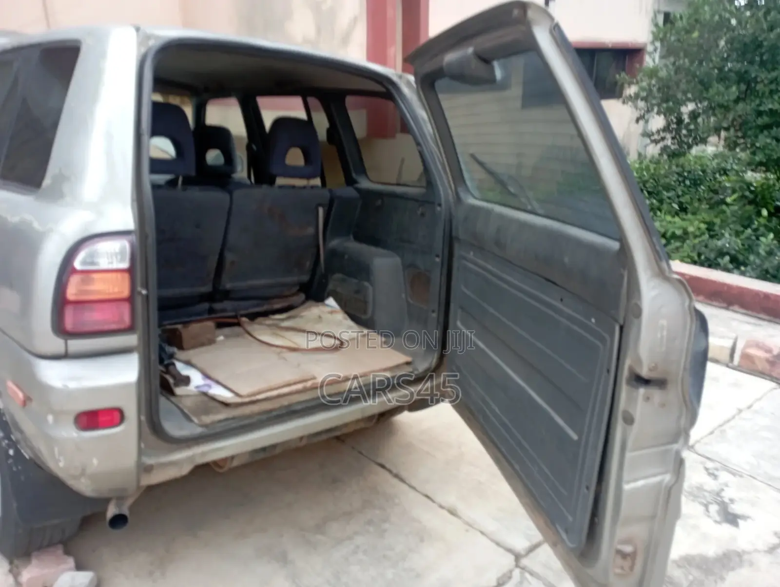 Toyota RAV4 1999 Gray