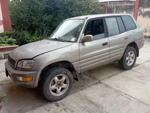 Toyota RAV4 1999 Gray