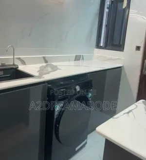 3bdrm Apartment in Ikeja for rent