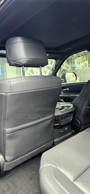 Toyota Tundra 2023 Black