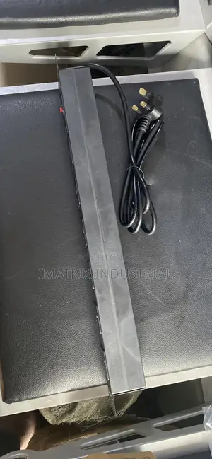 6 Way Pdu Plastic Body Socket