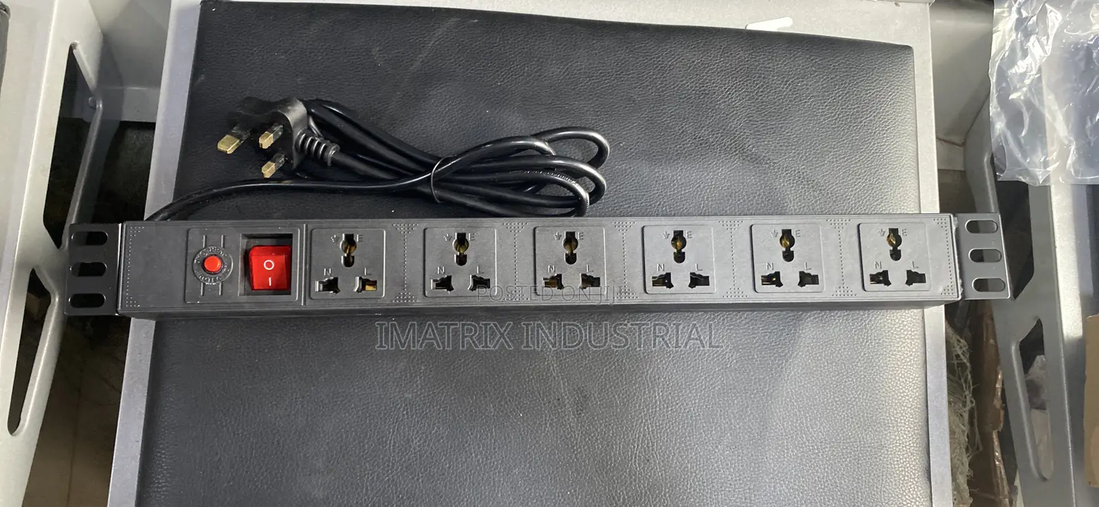 6 Way Pdu Plastic Body Socket