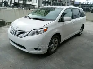 Toyota Sienna 2012 White