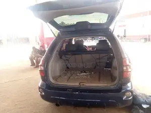 Pontiac Vibe 2004 Blue