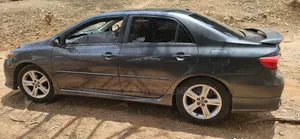 Toyota Corolla L 4-Speed Automatic 2013 Gray