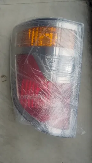 Set/Pair of Rear Light Honda Ridgeline 06 --09