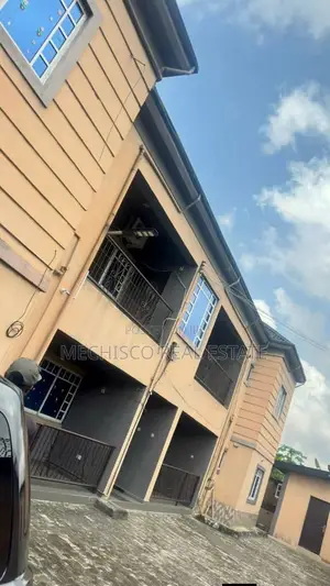 2bdrm Block of Flats in Rumuigbo for rent