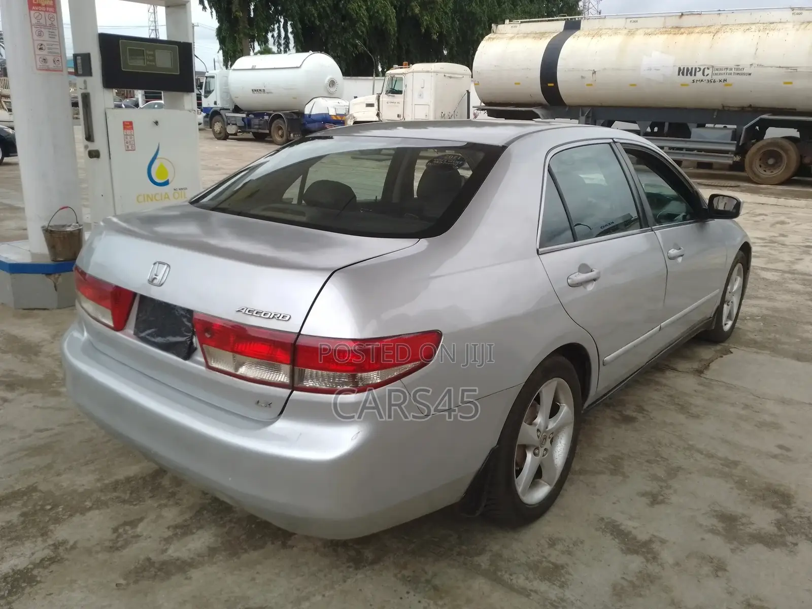 Honda Accord 2004 Silver