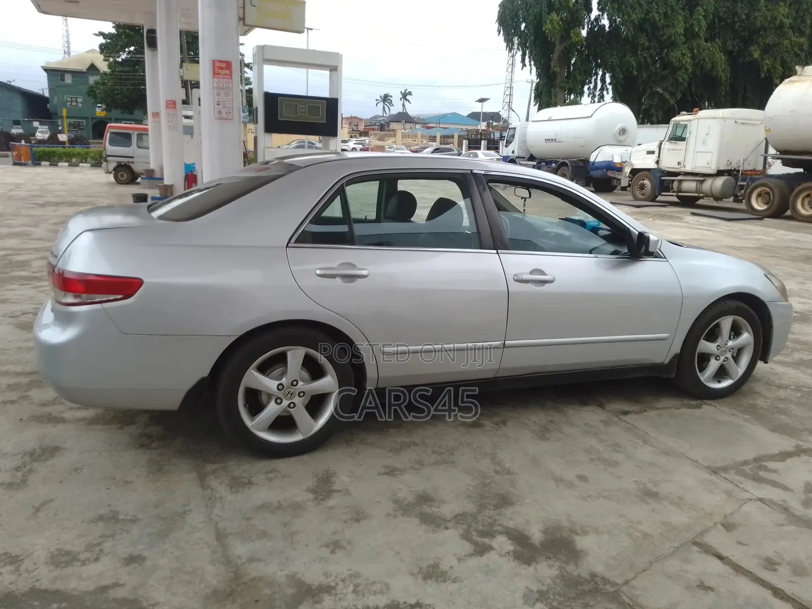 Honda Accord 2004 Silver