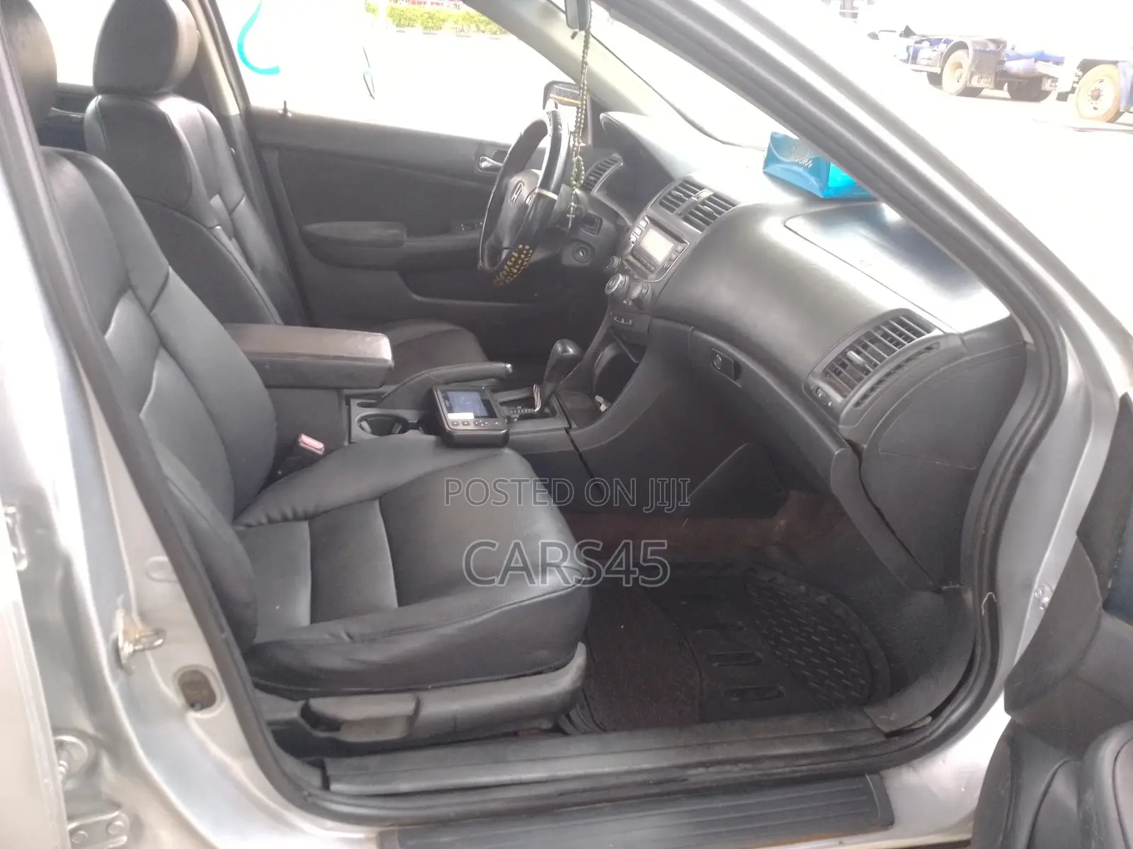 Honda Accord 2004 Silver