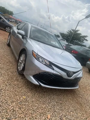 Toyota Camry 2018 Silver