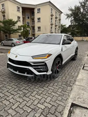 Lamborghini Urus Base 2019 White