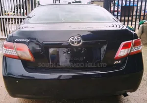 Toyota Camry XLE 4dr Sedan (2.5L 4cyl 6AM) 2010 Black