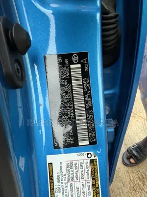Toyota Corolla SE (1.8L 4cyl 6M) 2018 Blue