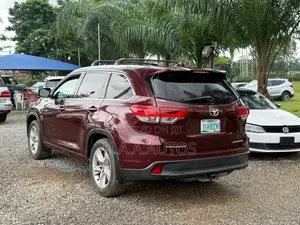 Toyota Highlander Limited Platinum V6 4x2 (3.5L 6cyl 6A) 2016 Red