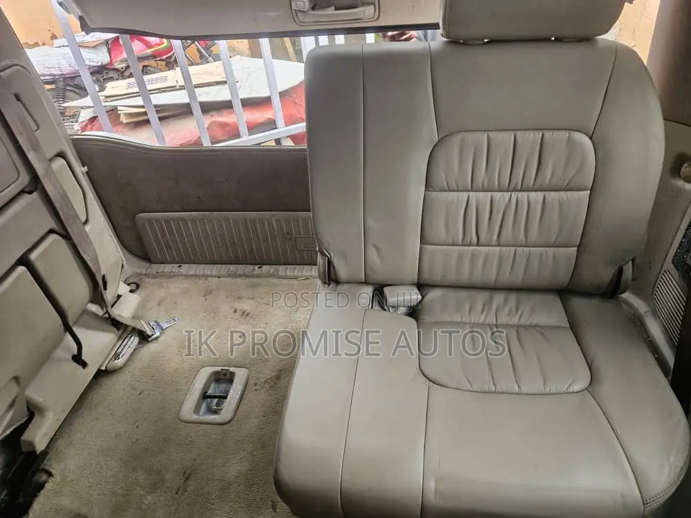Lexus LX 470 AWD 2003 White