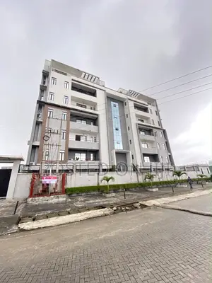 3bdrm Apartment in Lekki 1 for rent