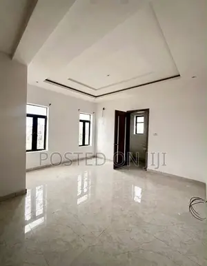 3bdrm Apartment in Lekki 1 for rent