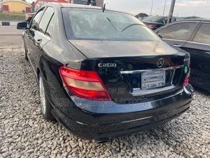 Mercedes-Benz C300 2009 Black